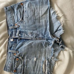 Levi’s 501 cutoff denim shorts